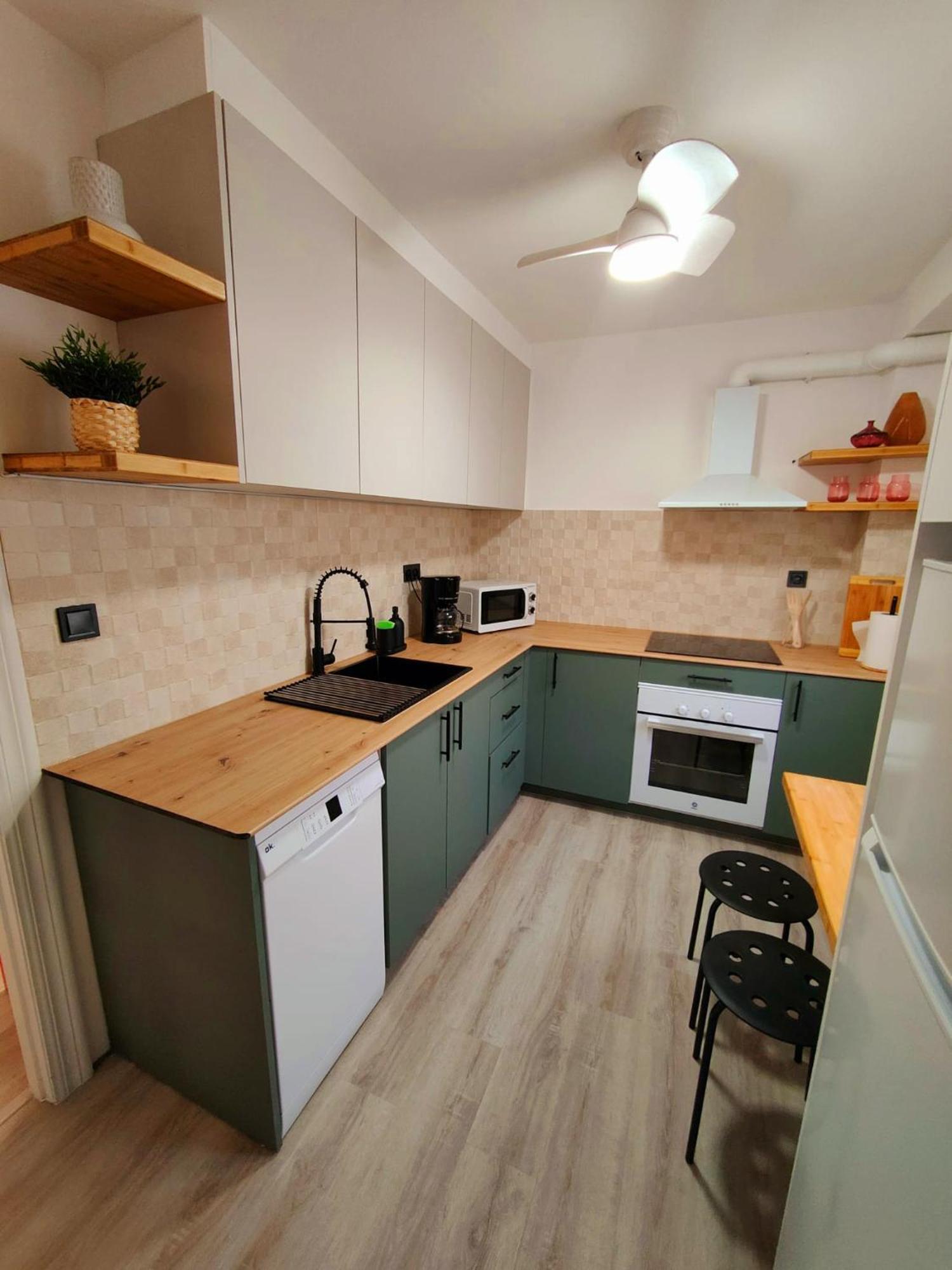 Almeria Sol Y Sur Apartmento - Netflix Y Parking Gratuito Exterior photo